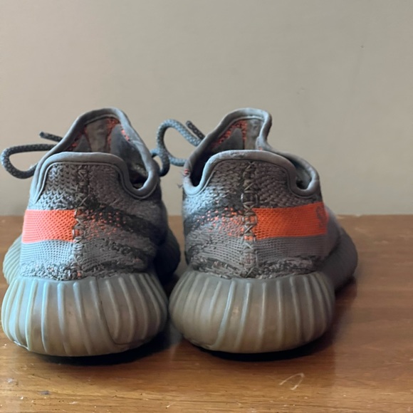 Original Yeezy 350 boosts - Picture 4 of 7